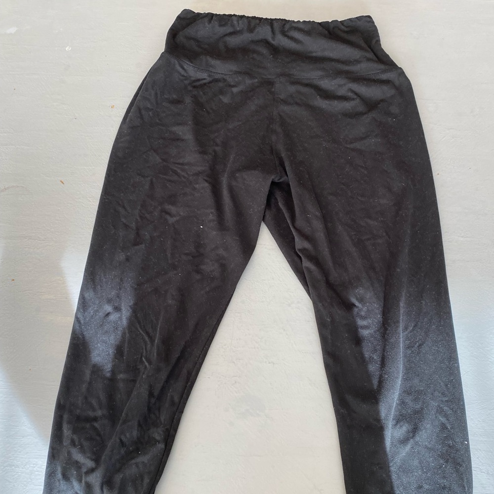 Black leggings